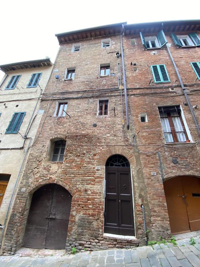 Appartement La Finestra Sulla Torre à Sienne Extérieur photo